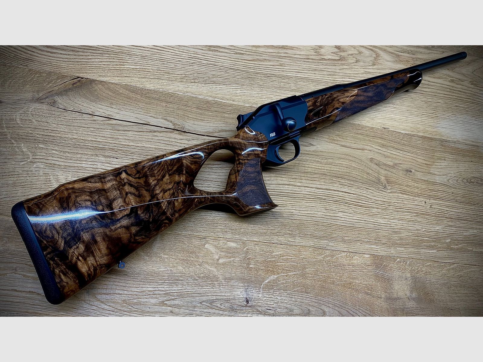 Blaser R8 Succes / Houtklasse 9 / Kaliber en looplengte naar keuze / absolute DROOMWAPEN