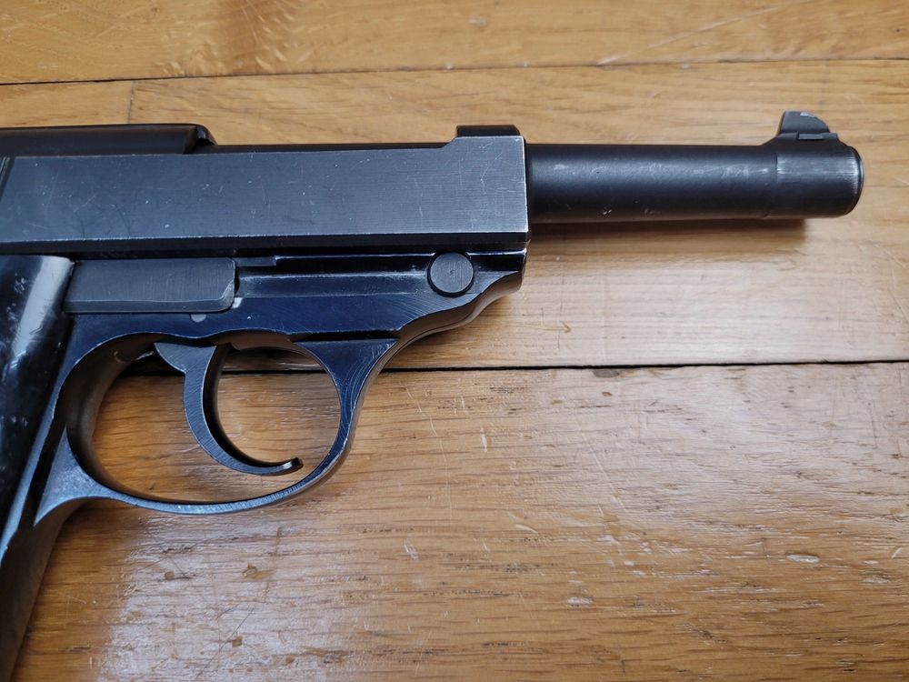 Zeldzame Walther Manurhin P1 – Kal. 9×19 – Politie van West-Berlijn – Uitzonderlijke binnenkomst – Gemaakt in Frankrijk door Manurhin – Regelgevende markeringen – Alle onderdelen genummerd – Spiegelloop – Mechanica in topconditie – Minder dan 15.000 exemplaren! – Opvolger van de P38 in de Koude Oorlog – Prachtig exemplaar, afbeelding 17 van 17