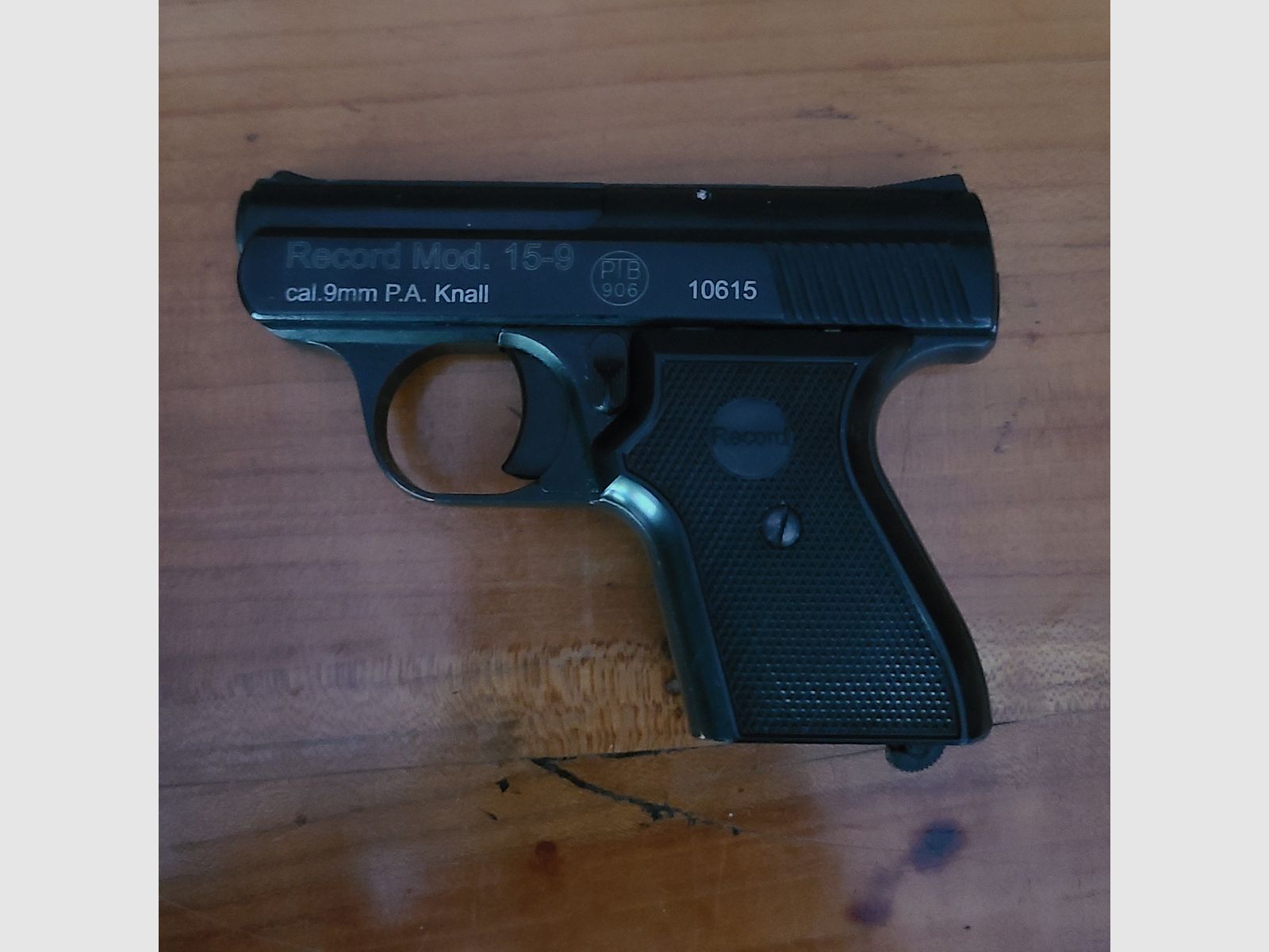 Blank firing pistol record very small 5 cartridges magazine size