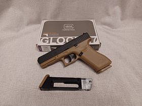 Glock 17 Gen5 / Coyote / 4,5 mm BB / BlowBack / CO2 / Pistole / OVP (32)