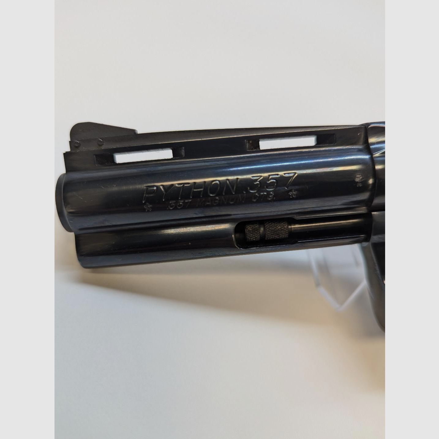 Revolver Colt Python 4" in het kaliber 357.Mag