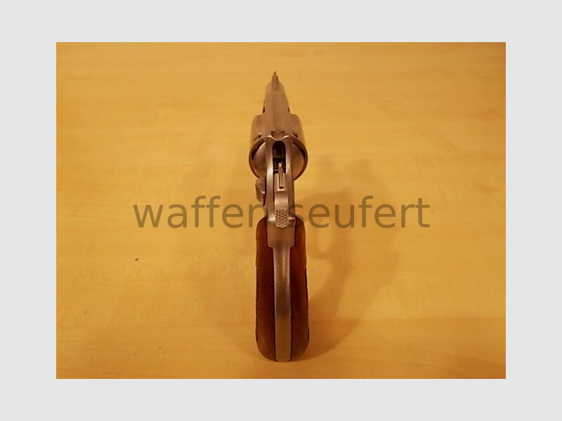 Revolver Smith & Wesson M 60 en acier inoxydable de 2 pouces
