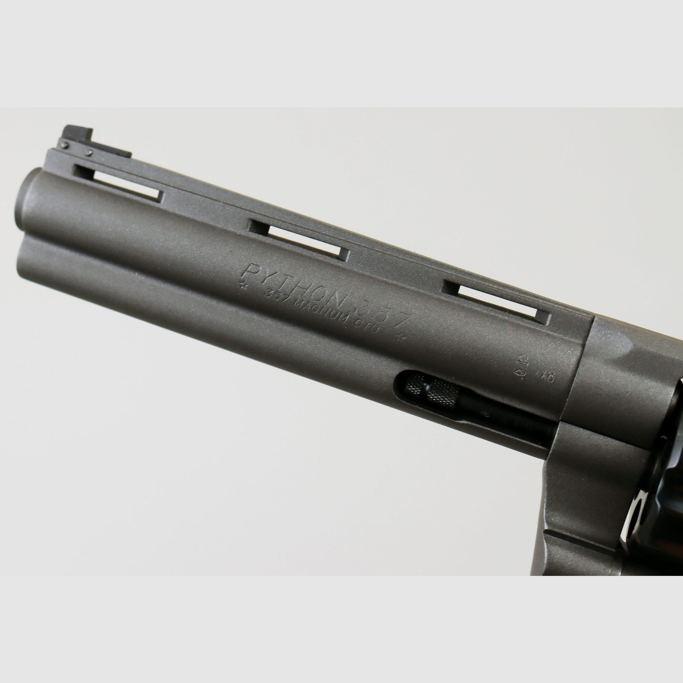 Revolver Colt mod. Python cal. 357 Mag. matr. E48050, immagine 11 di 11