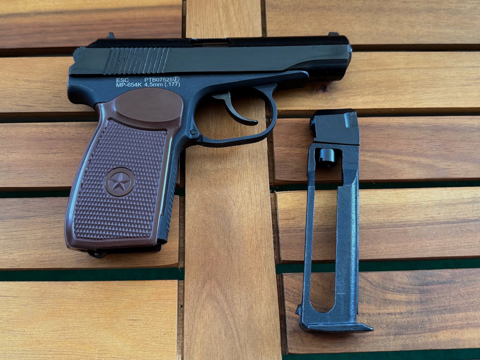 Baikal MP-654K CO₂ air pistol 4.5 mm BB – Original Makarov | Collector's condition
