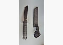 Tactisch survivalmes / tanto met nylonschede – als nieuw