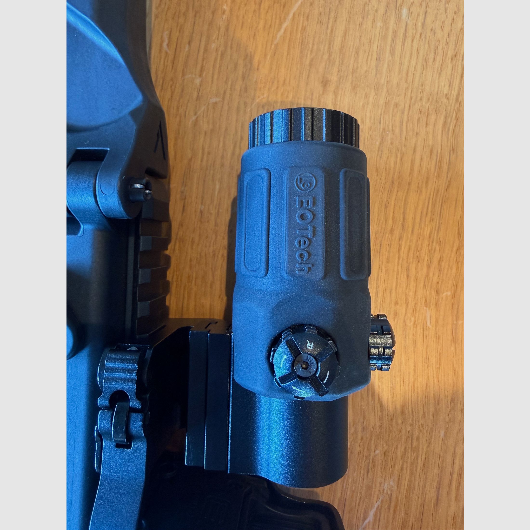 Krytac Kriss Vector Airsoft S-AEG (schwarz) + Ausrüstung