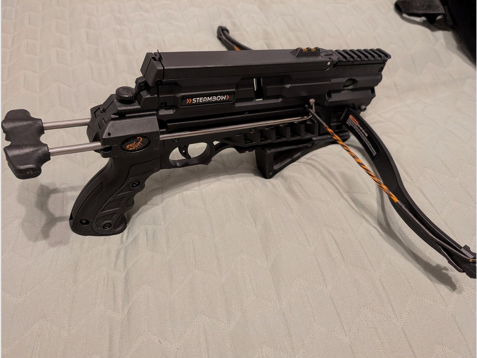 Steambow Stinger 2 Compact - Complete set with a lot of accessories (35/55/75 LB), reflex, laser, 15 bolts (carbon), foregrip