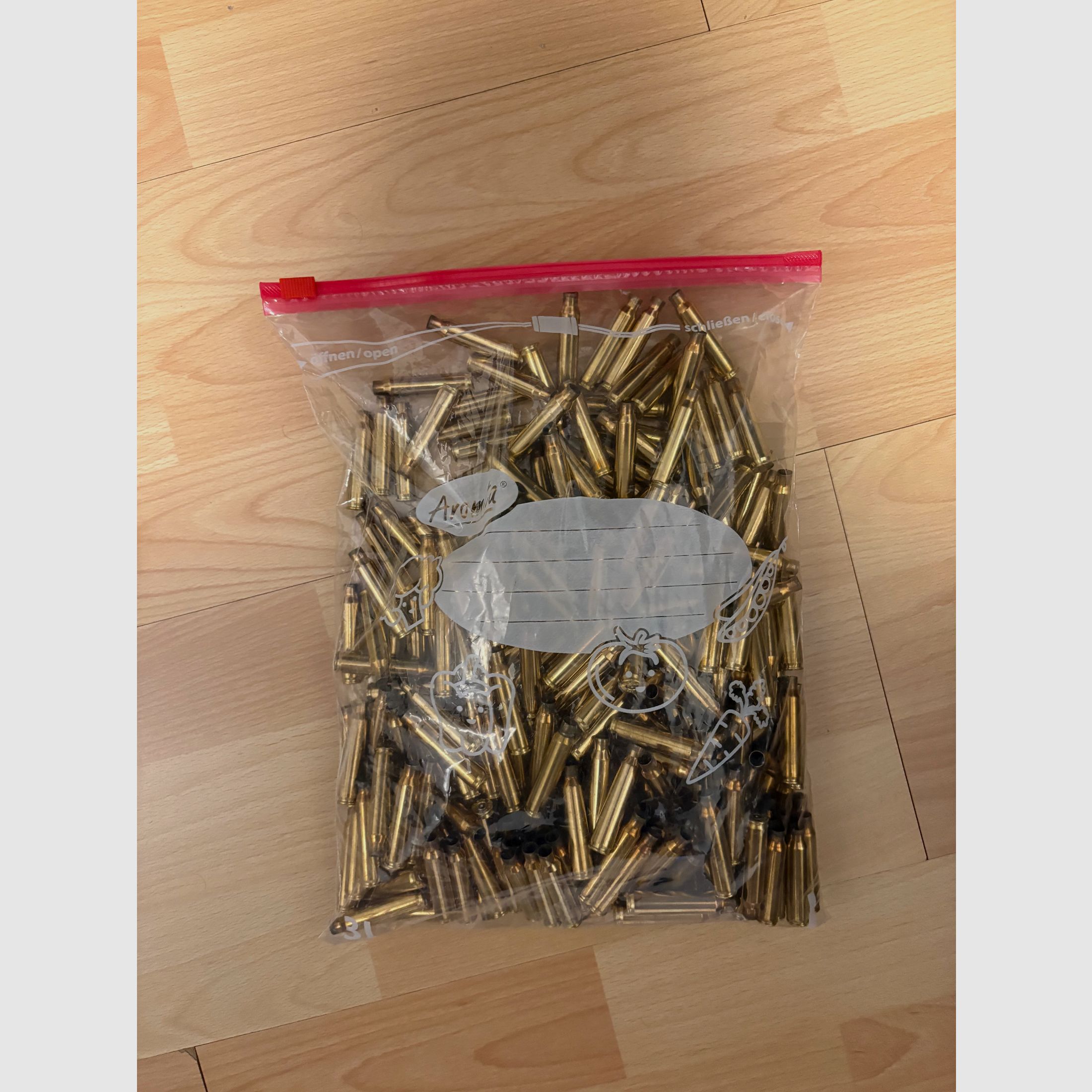 Dutzine di bossoli .223 S&B e un paio di Geco