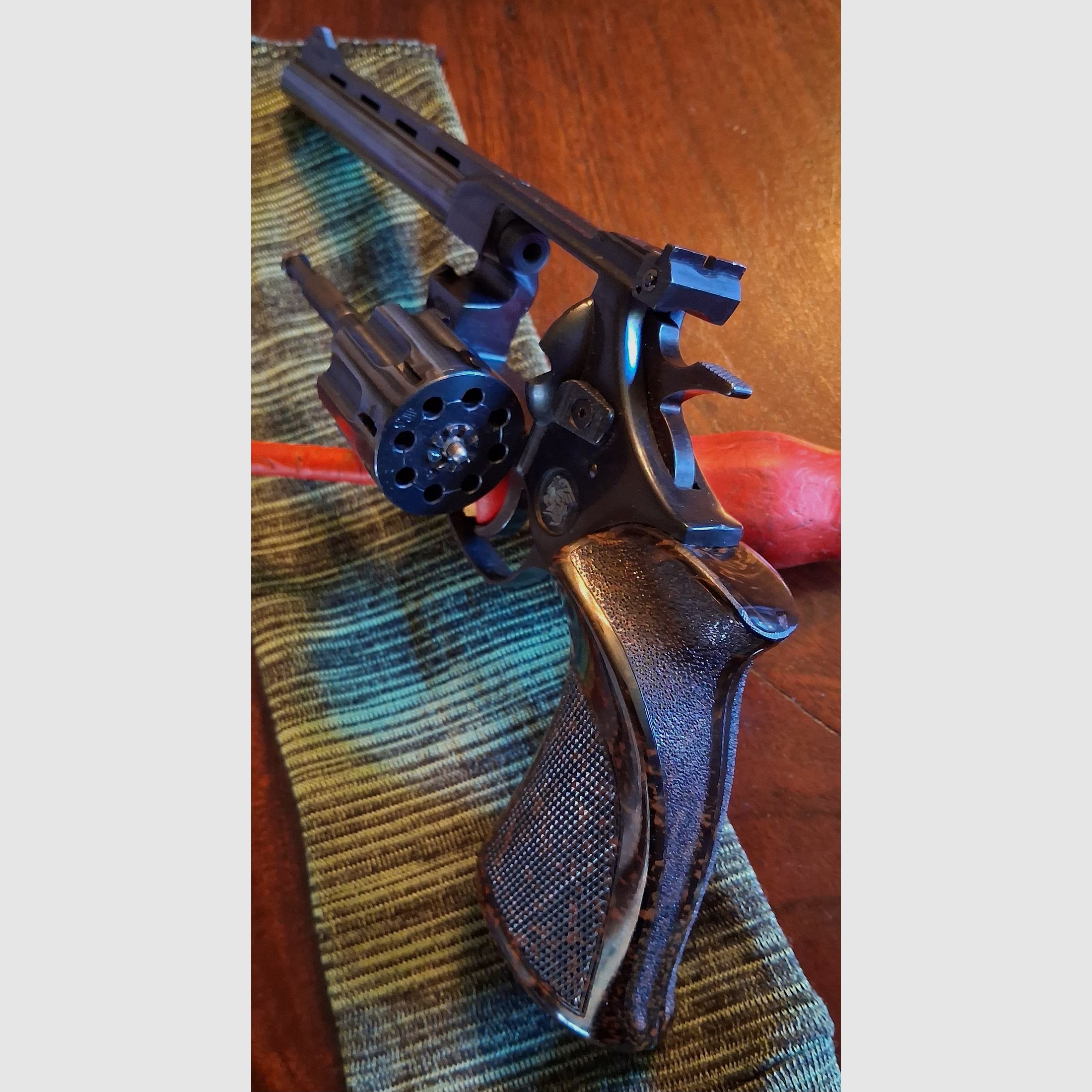 Arminius HW4/6 w kalibrze 4mm Rand lang, 8-strzałowy