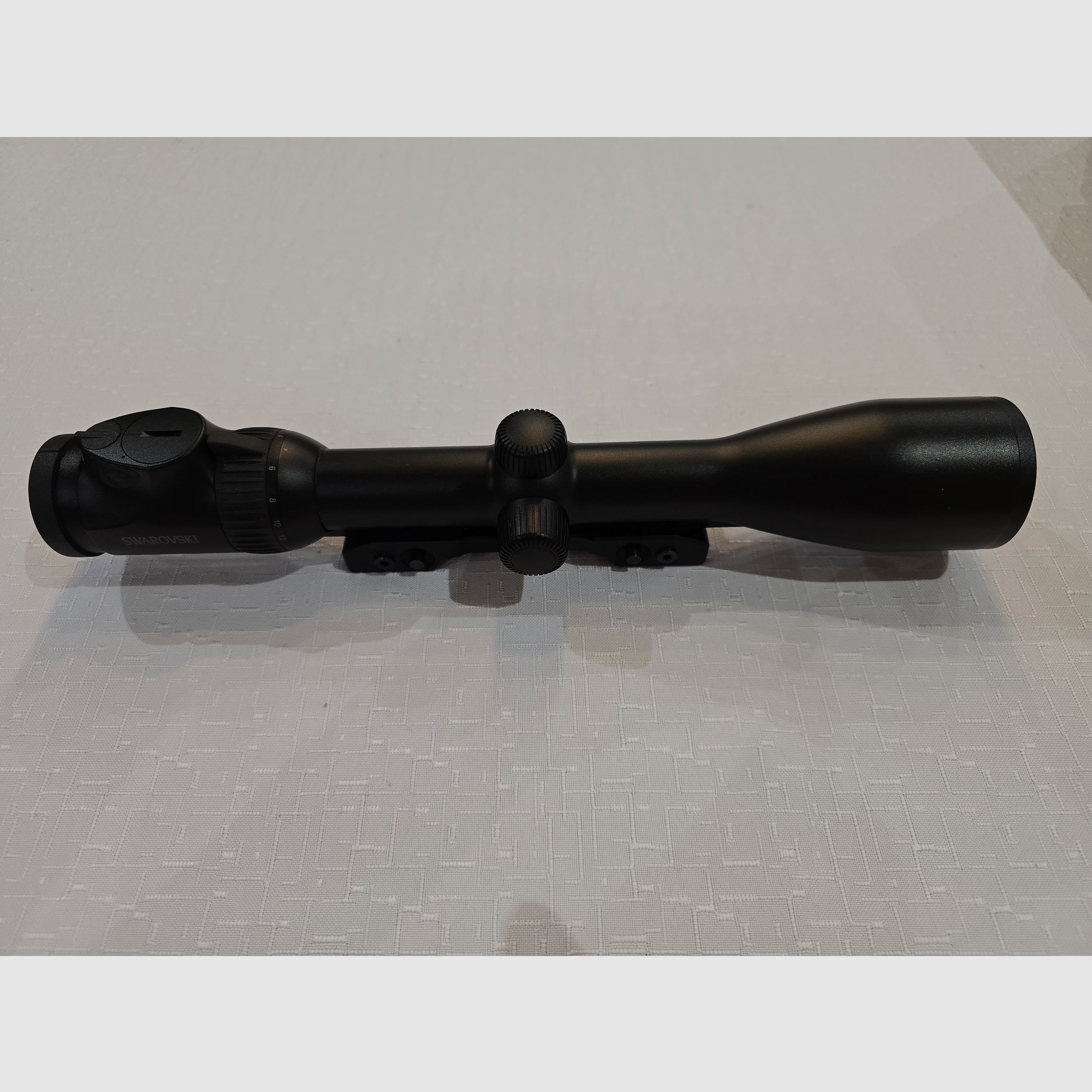 Swarovski Optik 2-12x50 Z6i mit Schiene SR auf Innomount QD Brückenmontage für Picatinnyschiene und Basen aus Stahl für Sauer 100/101 oder Rem.700.