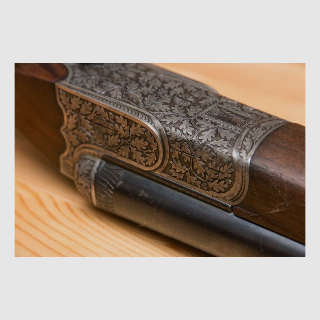 exklusive Jagdflinte side-by-side mit tiefgestochener Gravur Querflinte Doppelflinte