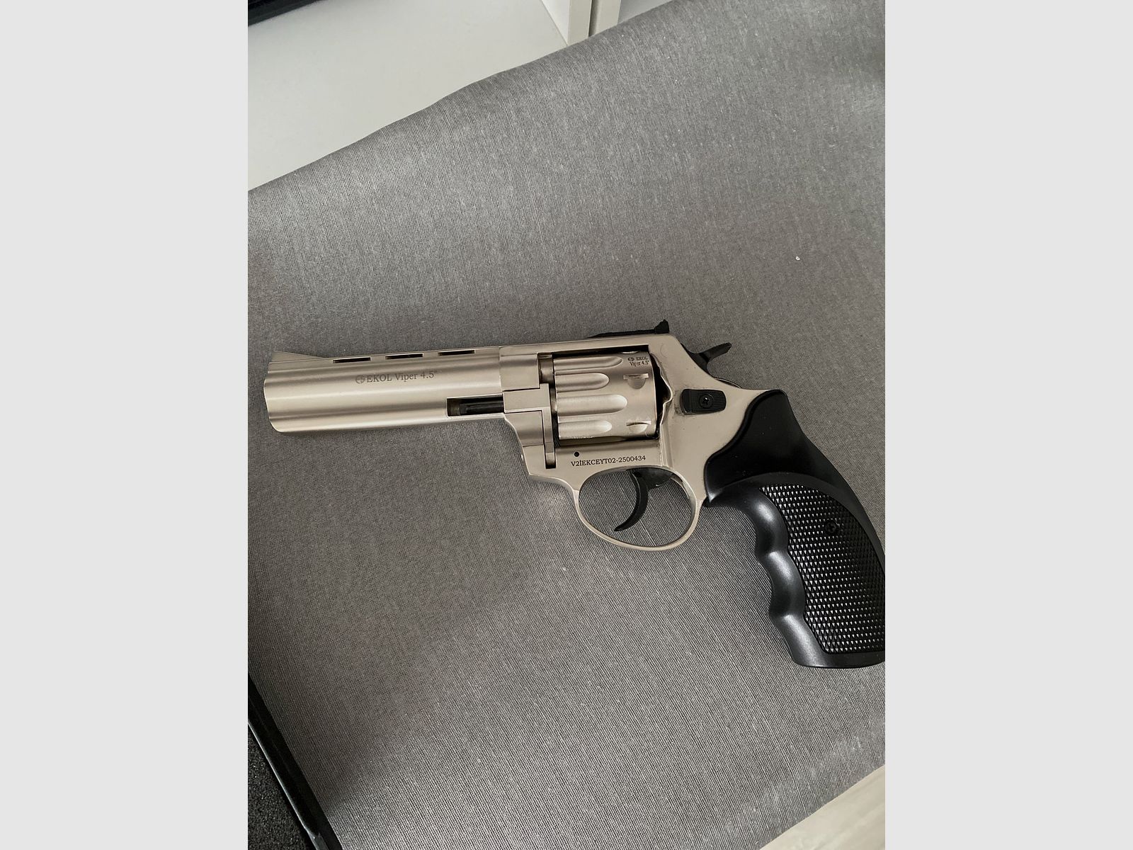 Ekol blank firing revolver Viper 4.5