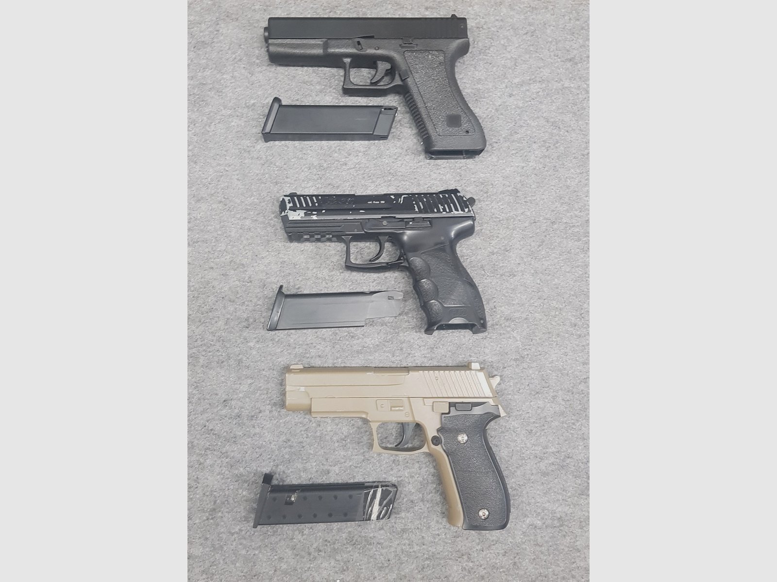 Konvolut Mod.  Glock 17  Beretta FS 92 HK P30 Pistole Kaliber 6 mm BB Federdruck Softair Pistole  6mm BB 