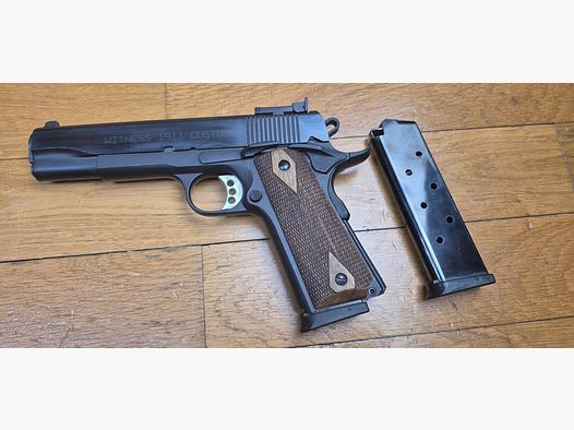 Sehr schöner Tanfoglio-Pistole – Modell 1911 Witness Custom – Kal.45 ACP – Vollstahl – Makellose Griffschalen – Exzellente Mechanik und Ästhetik – Wunderschöner Lauf – Zwei Magazine und Originalkoffer – Eines der besten Preis-Leistungs-Verhältnisse auf dem Markt – TBE+