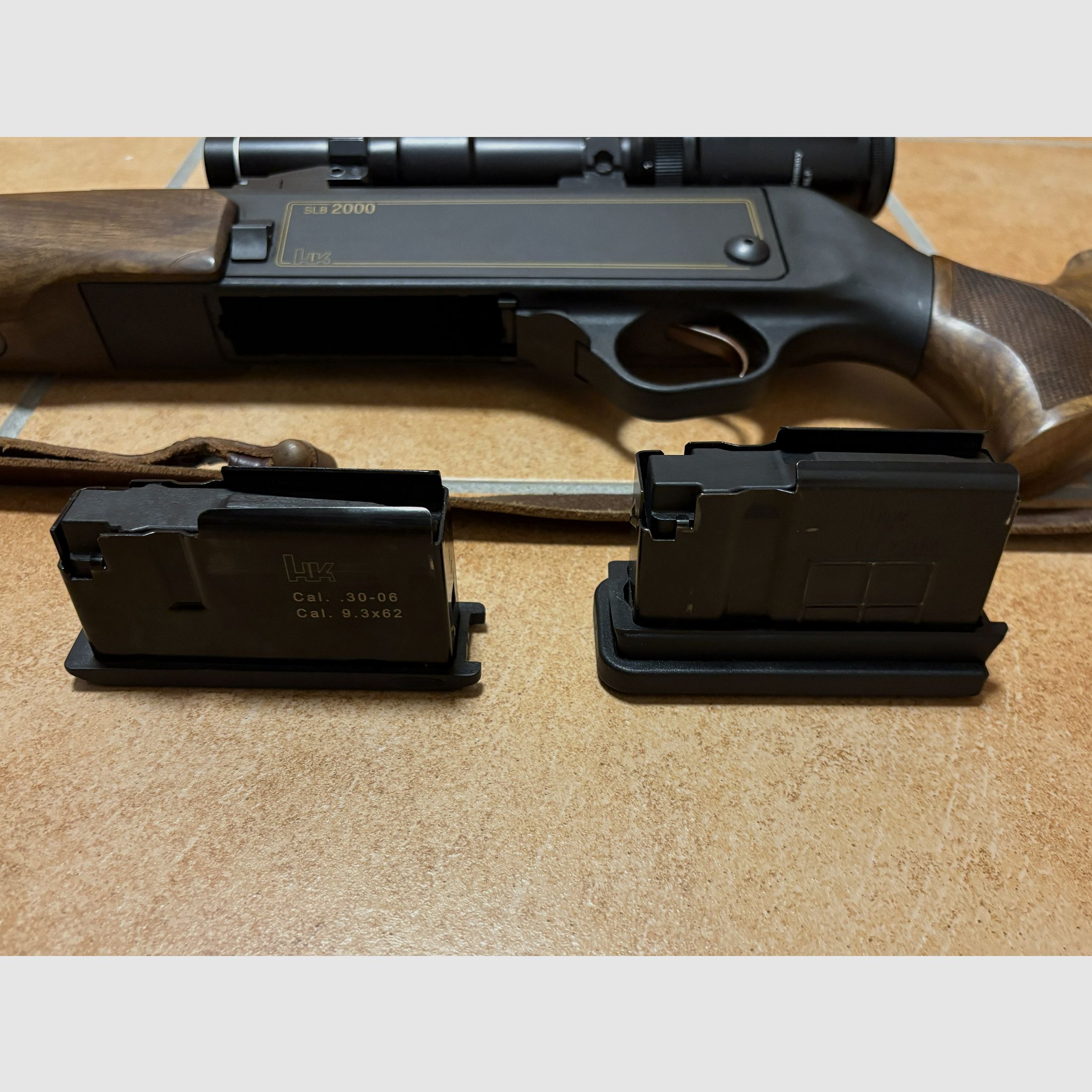 Heckler & Koch Halbautomatische Büchse Modell SL2000  9,3 x 62 mit Drückjagdglas  1-4 x 20 Leuchtabsehen 