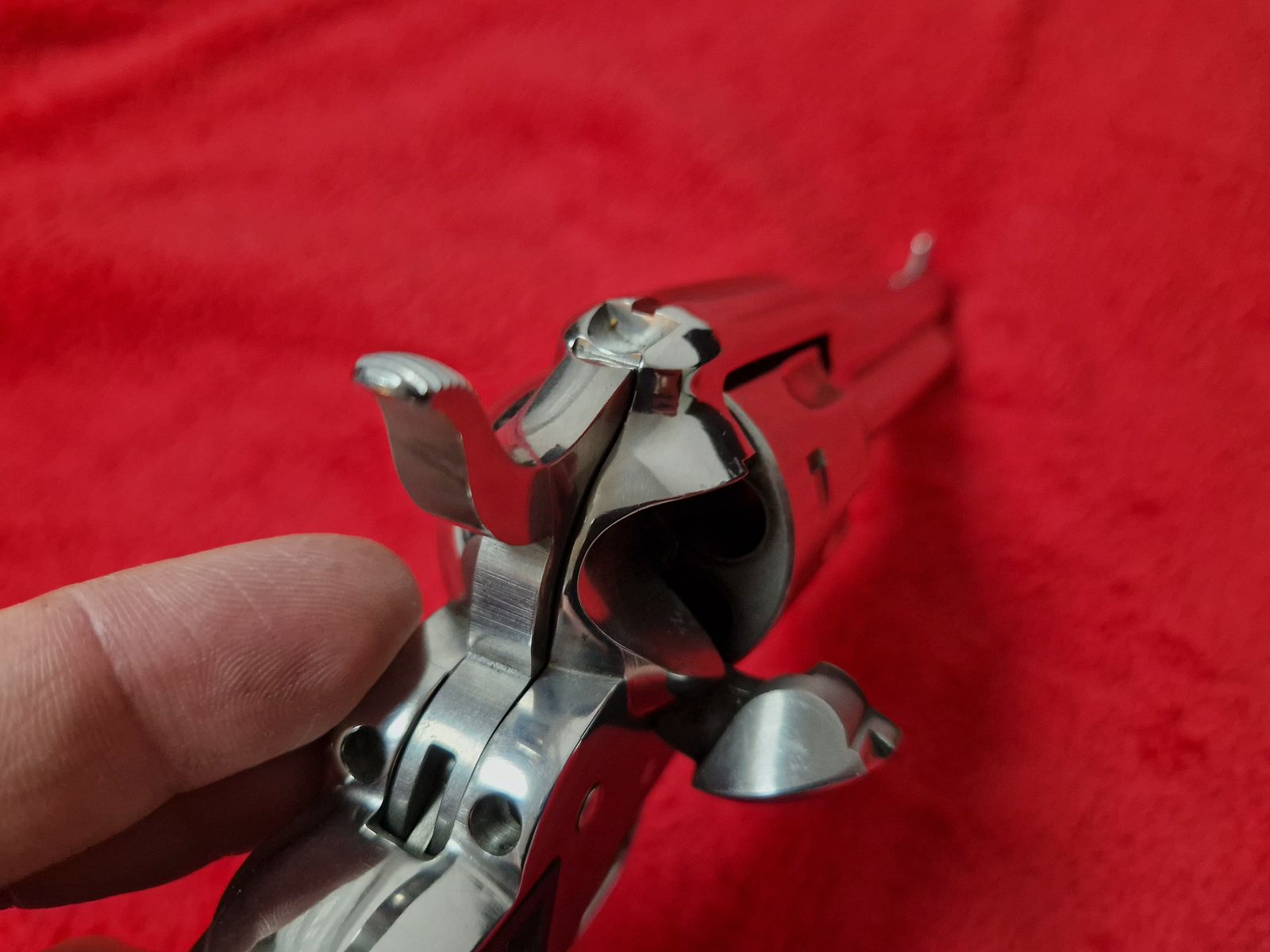 Ruger New Vaquero .357 Mag. – Hochglanz-Edelstahl - ideal für CAS – Top Zustand