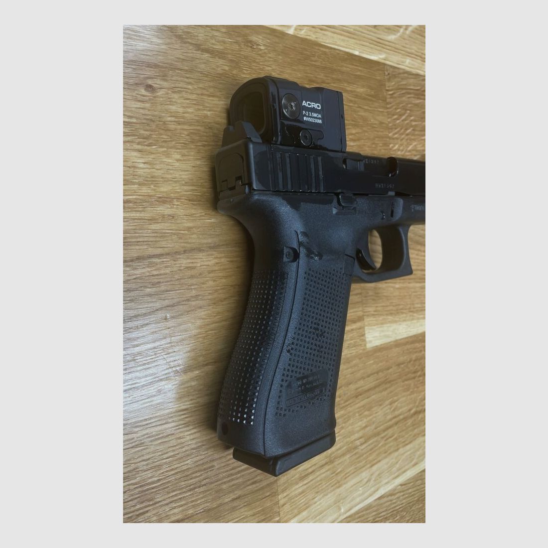 Glock 17 Gen5 MOS mit Aimpoint ACRO P-2 + AMERIGLO SD Sights inkl. Aimpoint Adapter Platte für Aimpoint, alles montiert! Nachtsichtstufen