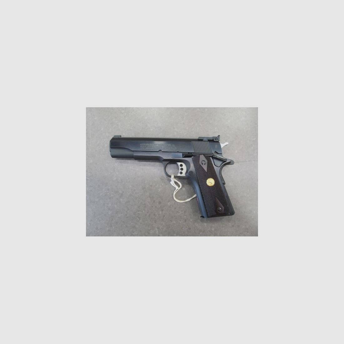 Colt 1911 Gold Cup Semi-Auto Pistool, afbeelding 1 van 4