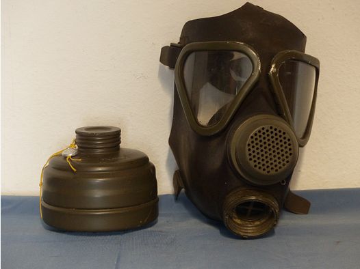 Originele Bundeswehr gasmasker ademhalingsbescherming M 65 ABC met filter donker jaren '70