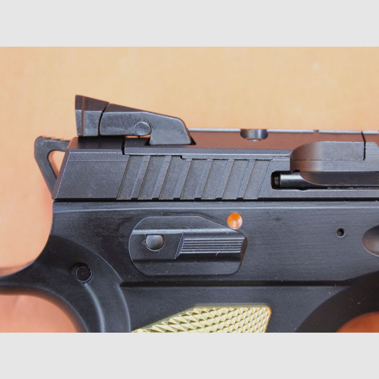 CZUB Ha.Pistola 9mmLuger CZUB CZ SHADOW2 OR Optics Ready Golddigger 122mm Canne/ per Red Dot Sight CZ75, immagine 4 di 7