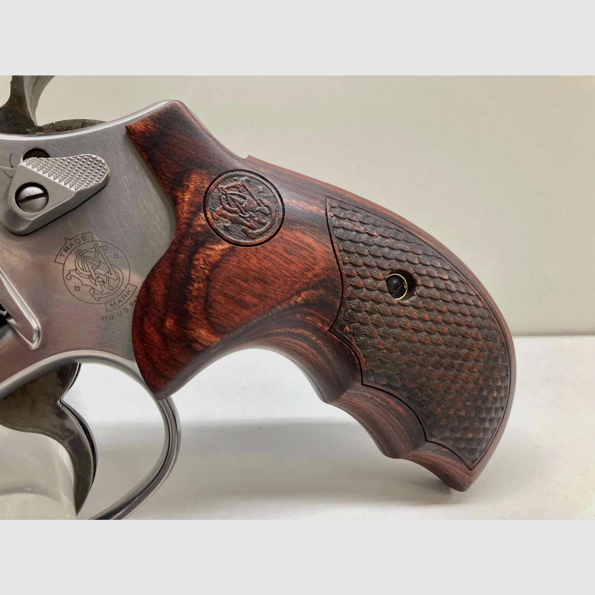 Smith & Wesson S & W Revolver Mod. 629 DELUXE 3″ RR