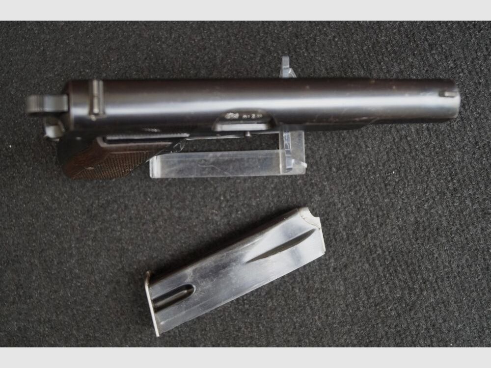 Fabrique Nationale d’Armes de Guerre	 FN High Power M1946