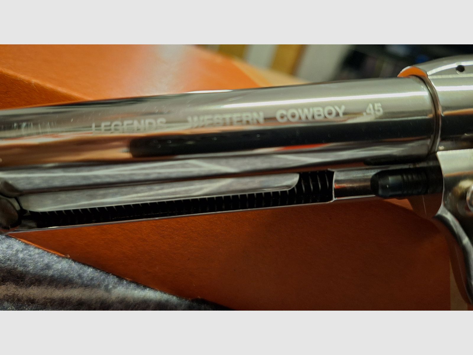 King Arms SAA .45 Peacemaker 7,5 Zoll Revolver CO2 6mm BB silber-chrome Finish