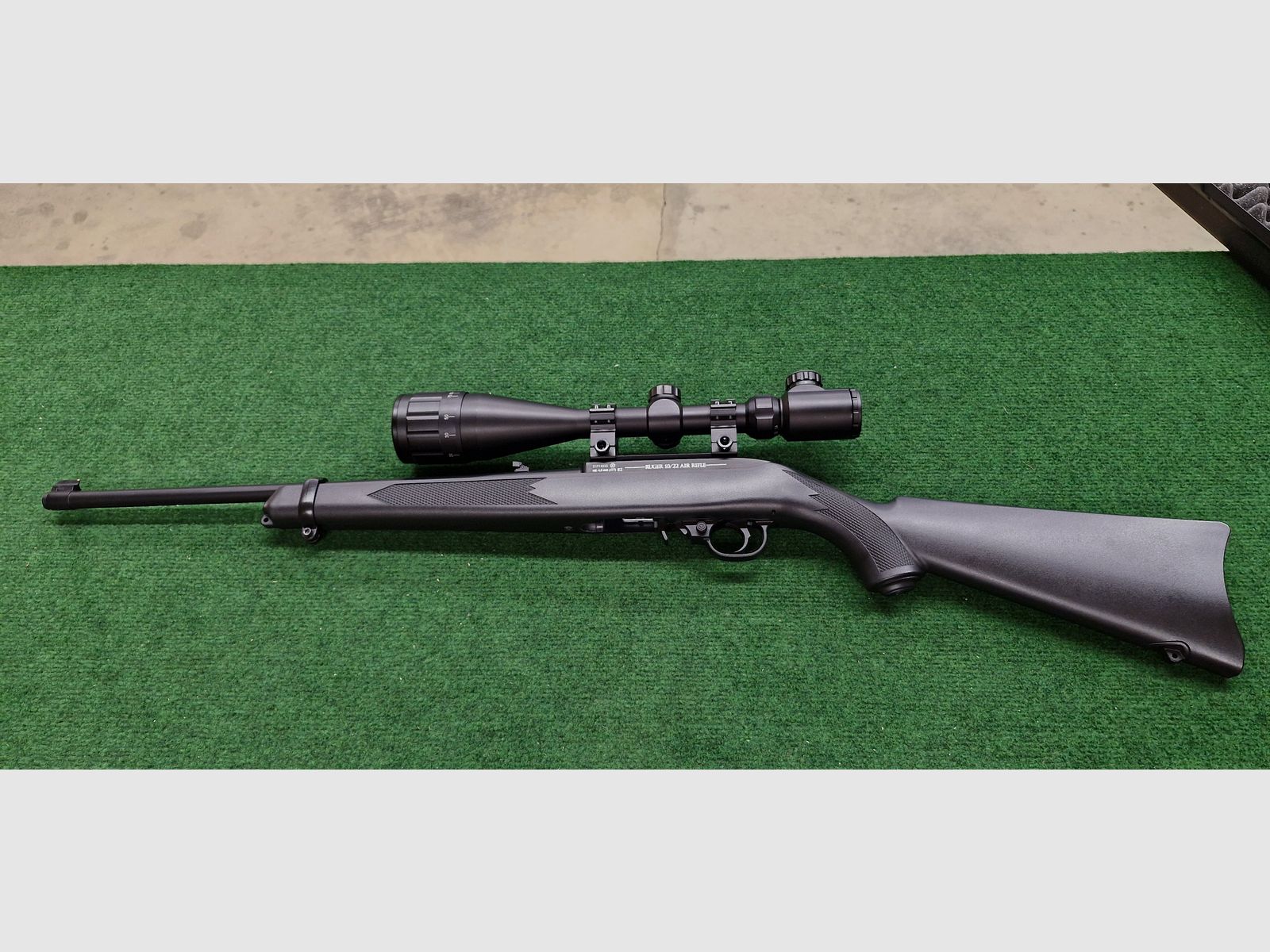 Ruger 10/22 - CO² rifle with 10-shot magazine and scope, diabolo, accessories