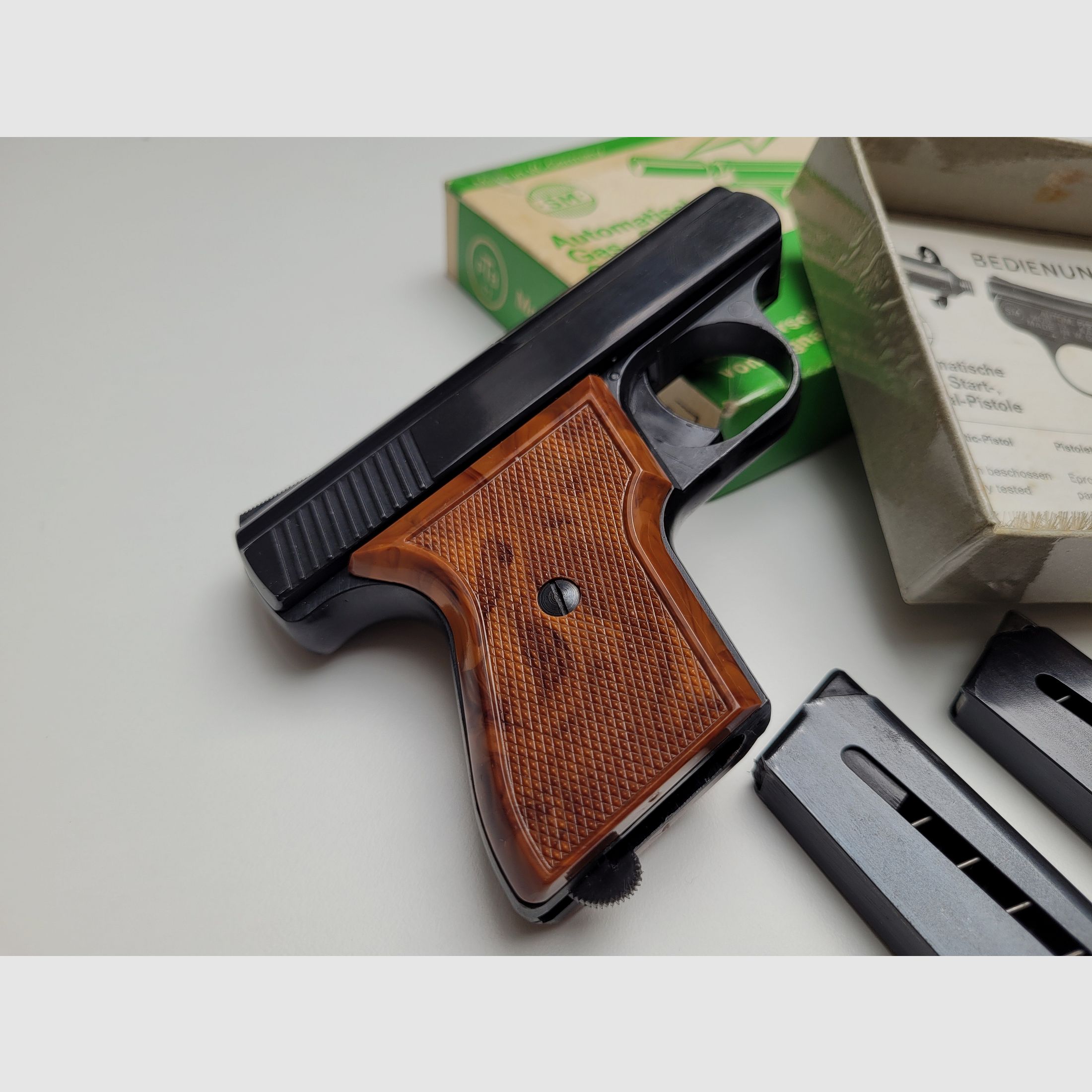 Rhöner SM 15 calibro 8 mm Knall nel PTB 83/2 con imballaggio originale, secondo caricatore e coppa di lancio