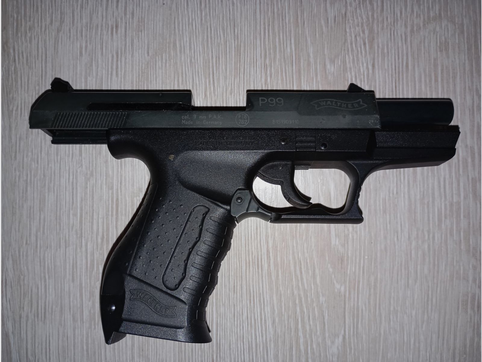 Walther P99 Schreckschusspistole inklusive Holster