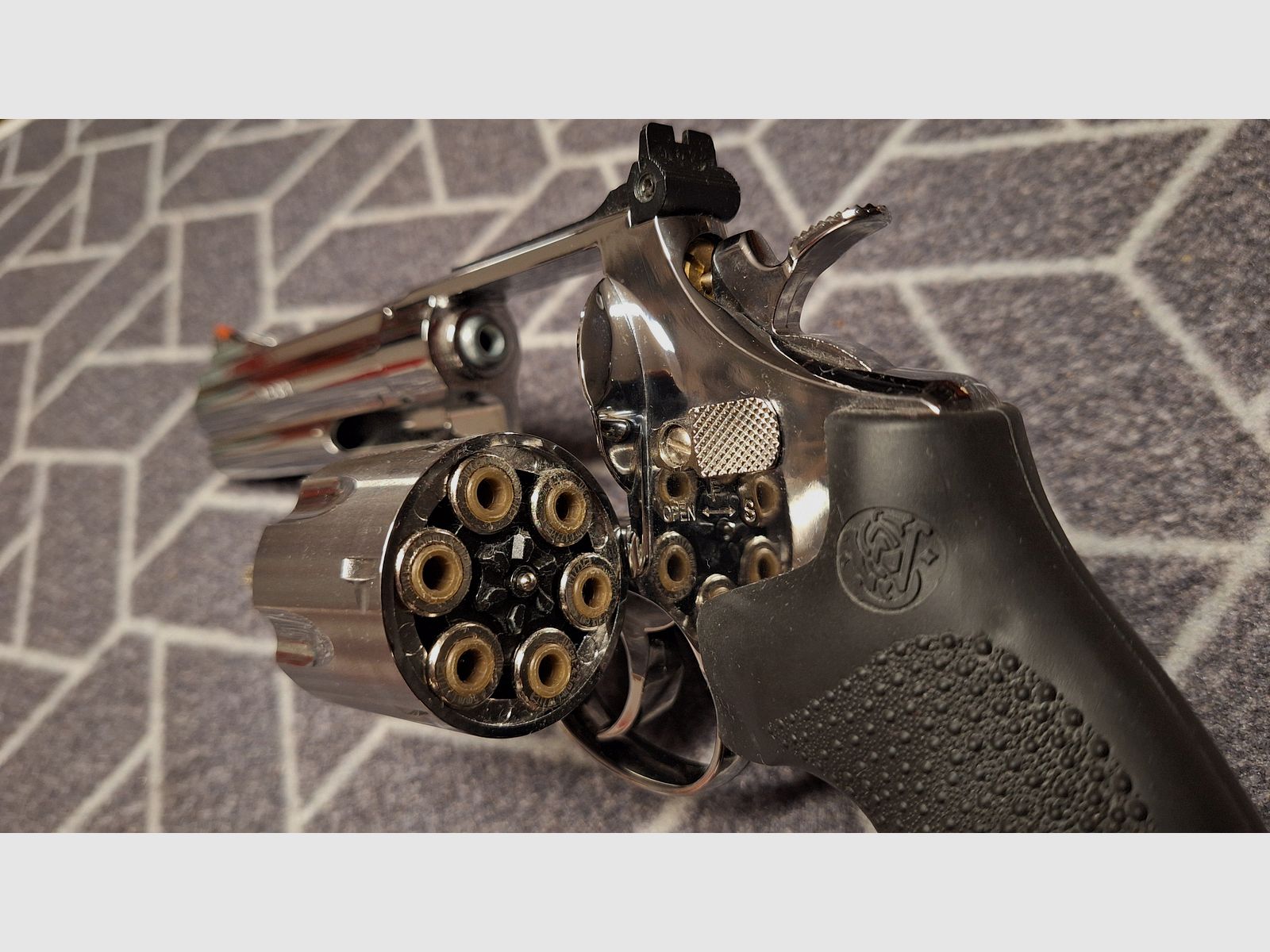 Smith & Wesson 629 Classic 5 inch steel finish Co2 revolver caliber 4.5 mm diabolo NEW!