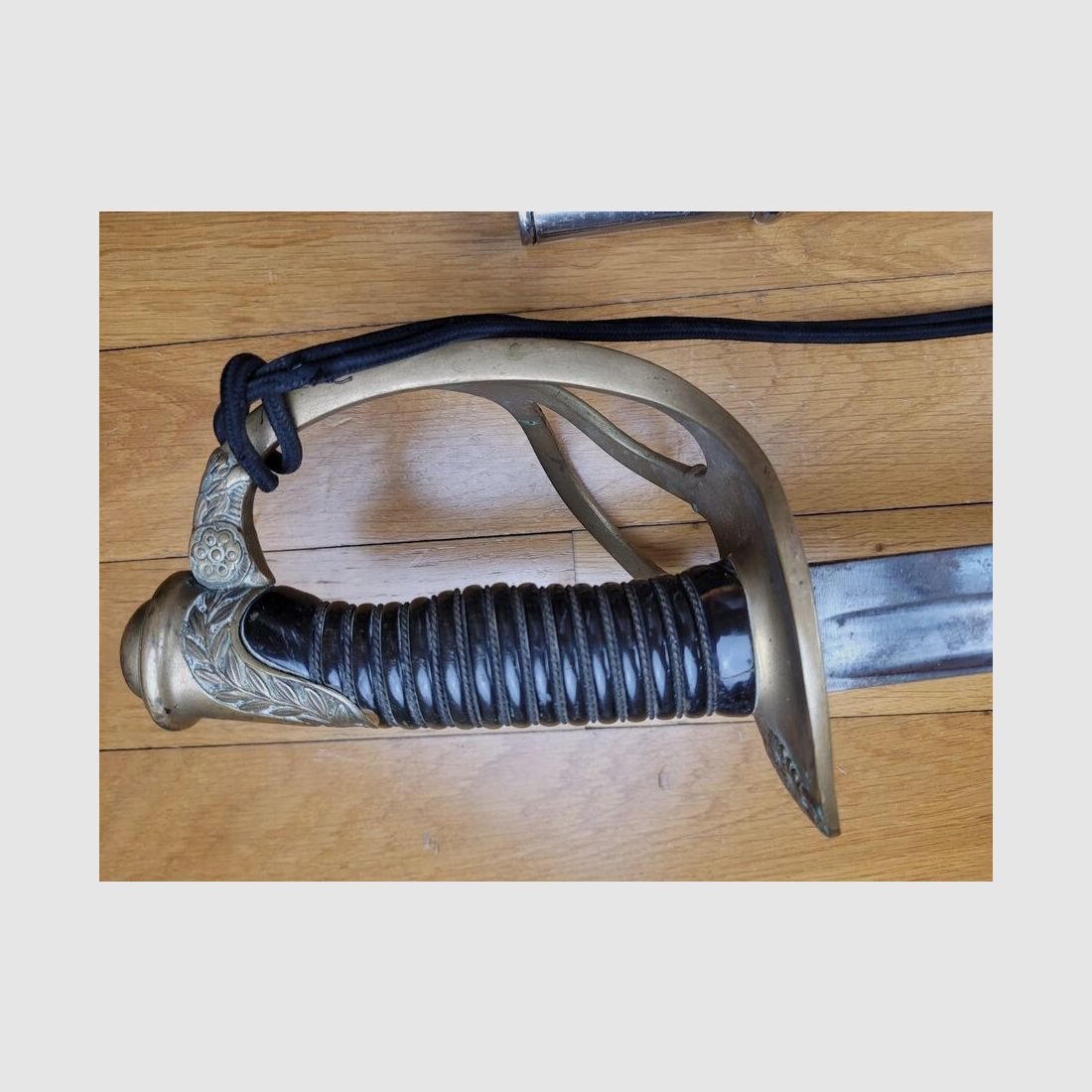 Seltenes Offiziersschwert der Kavallerie – Modell 1883 – Gerade Klinge aus dem Arsenal Châtellerault von 1886 mit Scheide und Porte-Mains in sehr gutem Zustand, Bild 10 von 24