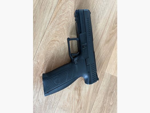 <CZ P10 F 9x19mm 9mm Luger>