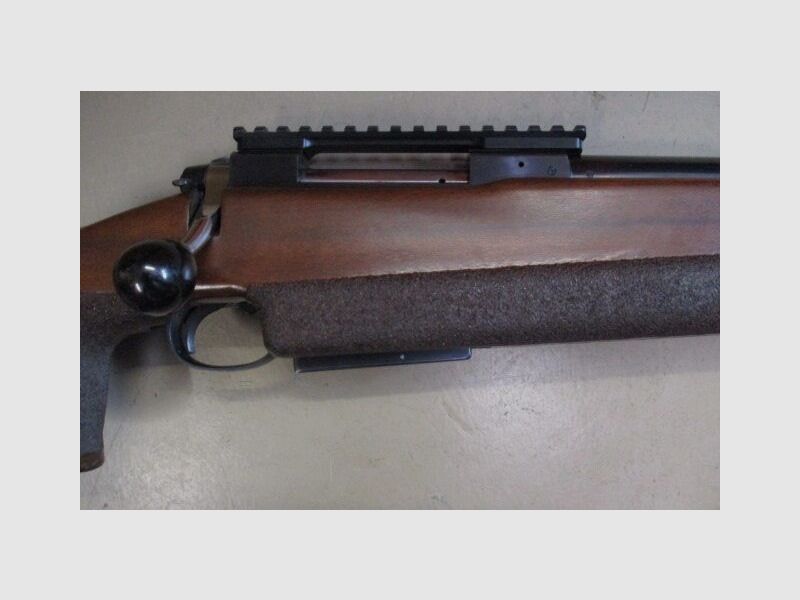 Repetierbüchse Varmint Tikka M55 mit Stahl Picatinnyschiene und 5- und 10er M55