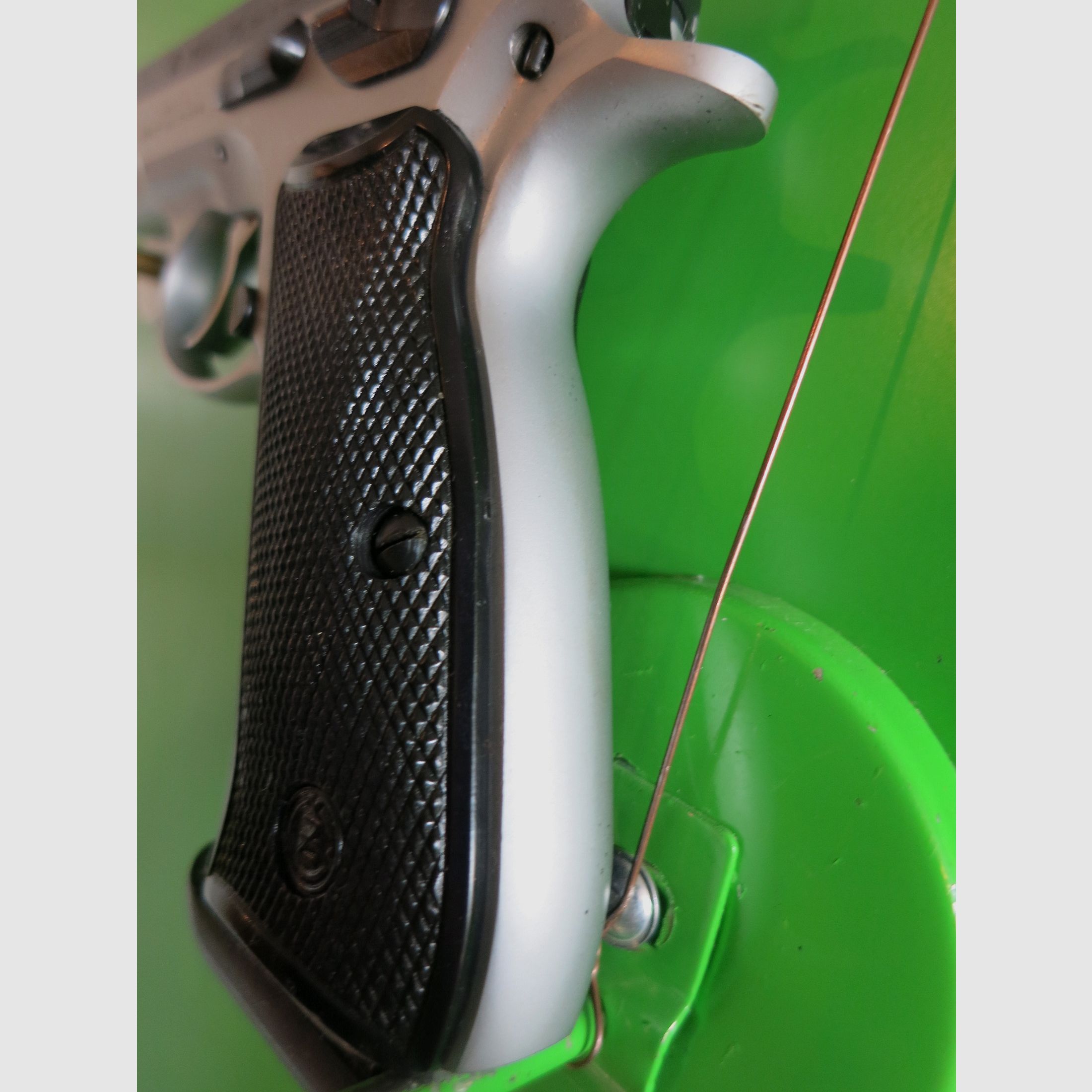 Brünner CZ75 DUO TONE bzw. ČZ 75 (Česká zbrojovka), halbauto. Selbstladepistole Kaliber 9 × 19 mm       #36