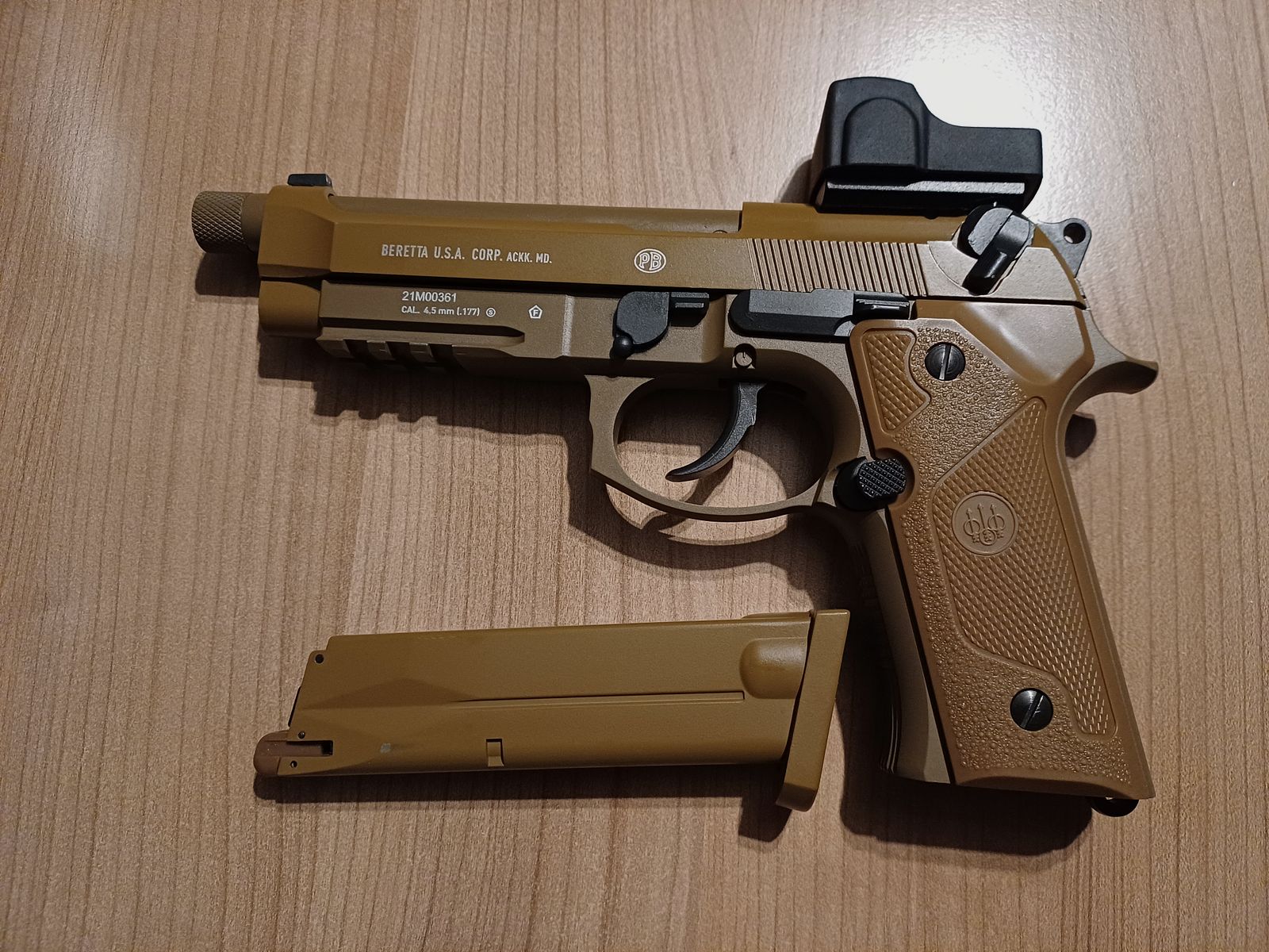 Beretta M9A3 FM FDE CO2 4,5mm BB Blowback Vollmetall mit Red Dot Rotpunktvisier !