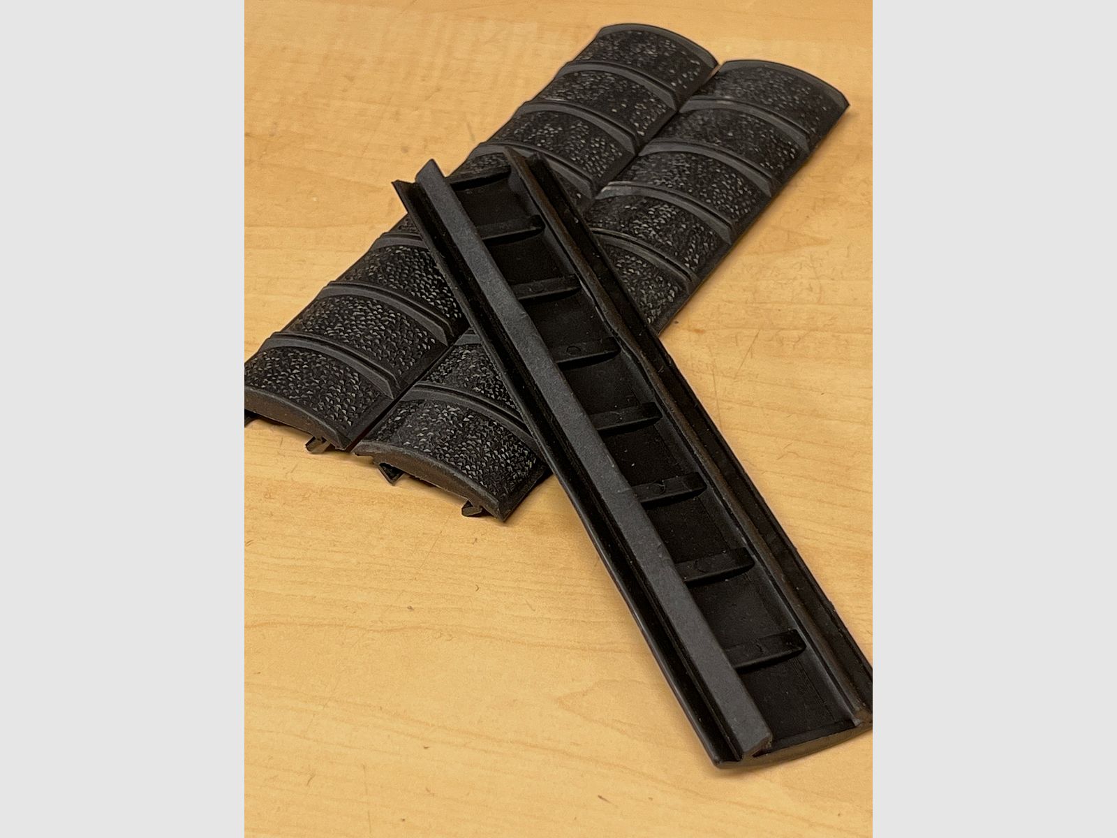 Osłona szyny Picatinny 3 szt. w kolorze czarnym