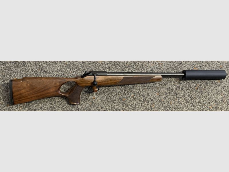 Blaser R93 9,3x62 mit Holz-Lochschaft, 50cm Lauf und Jaki Semi Classic Schalldämpfer