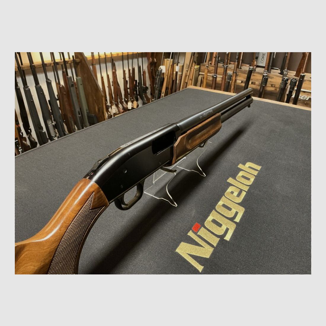 Mossberg zonder 12/76