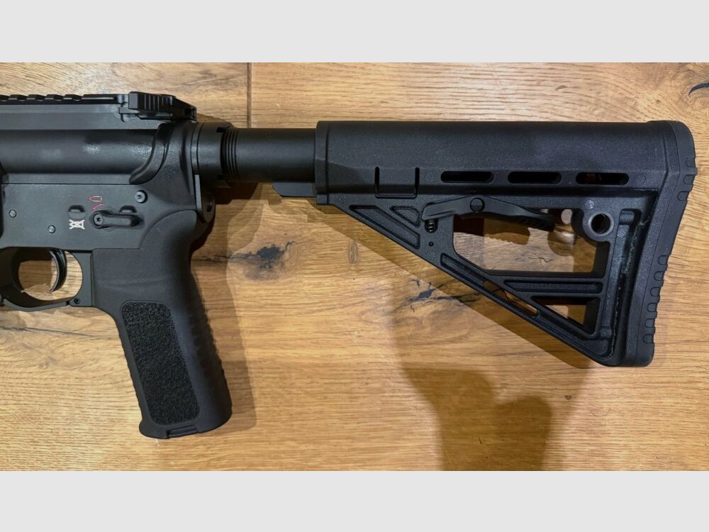 Schmeisser AR15-9 S4-F SD (silencieux intégré)