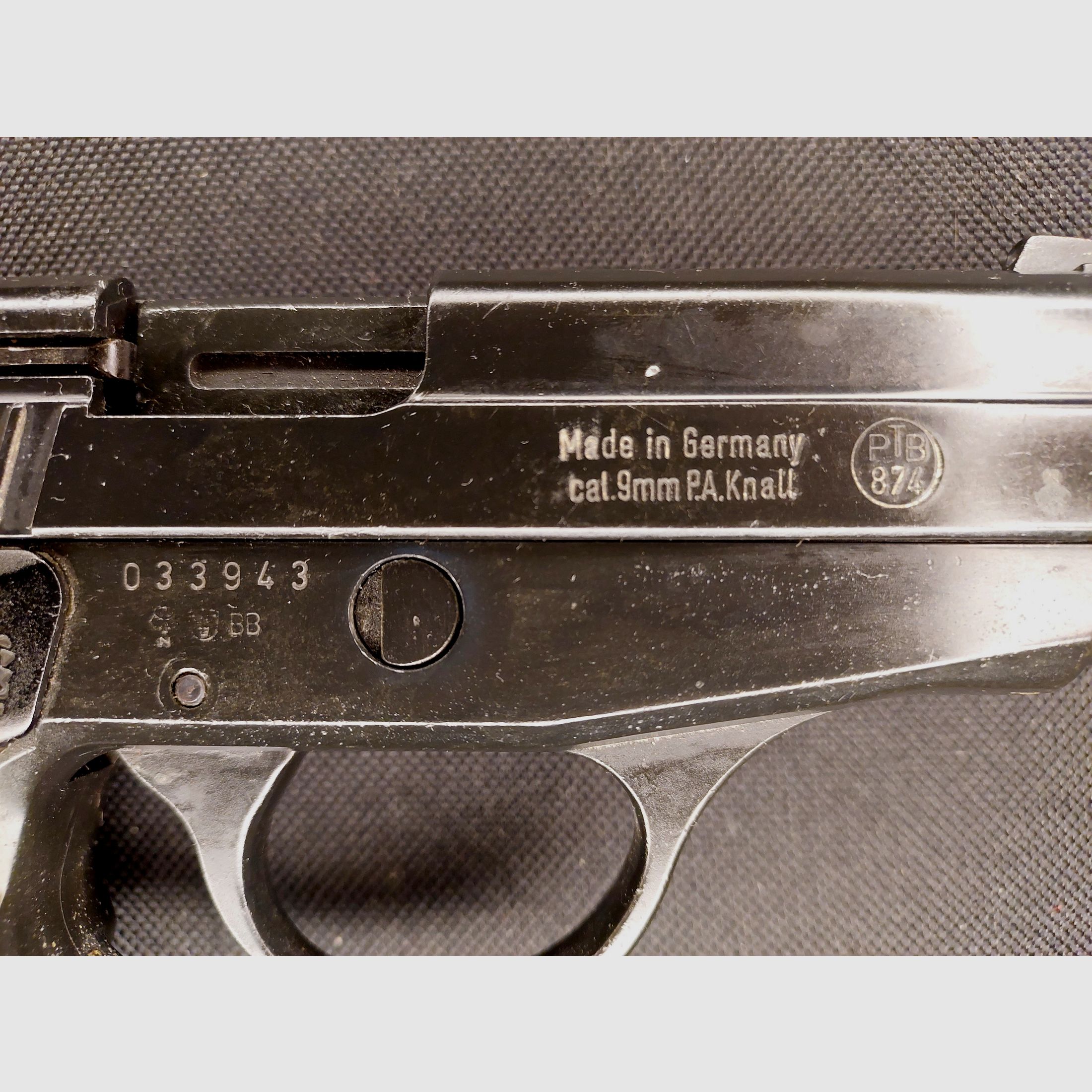 Sig Sauer P239 pistolet d'alarme au calibre 9 mm P.A.K. (PTB 696)