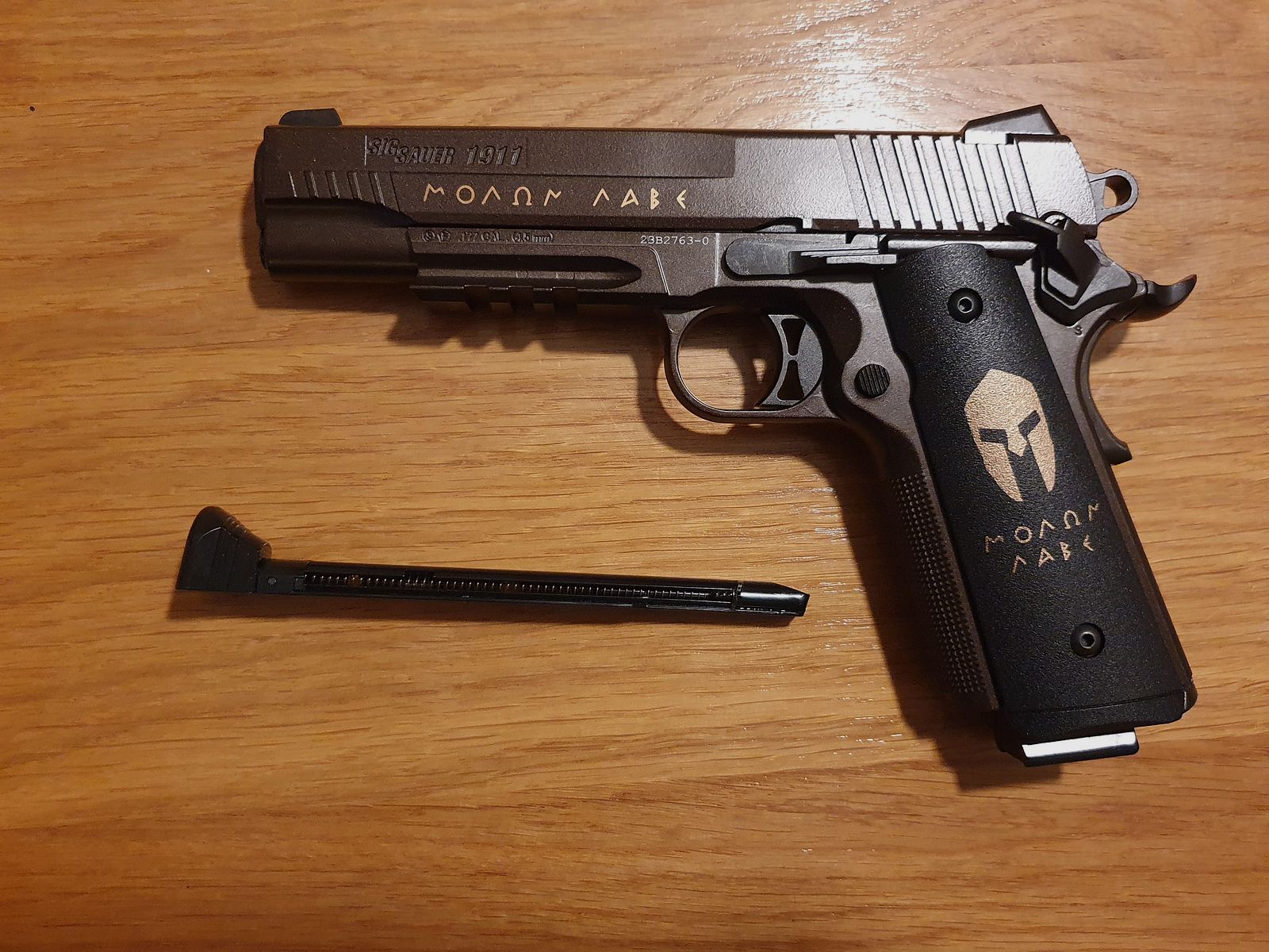 Sig Sauer 1911 Spartan Co2-Version 4,5 mm Stahl-BB, wie neu mit OVP