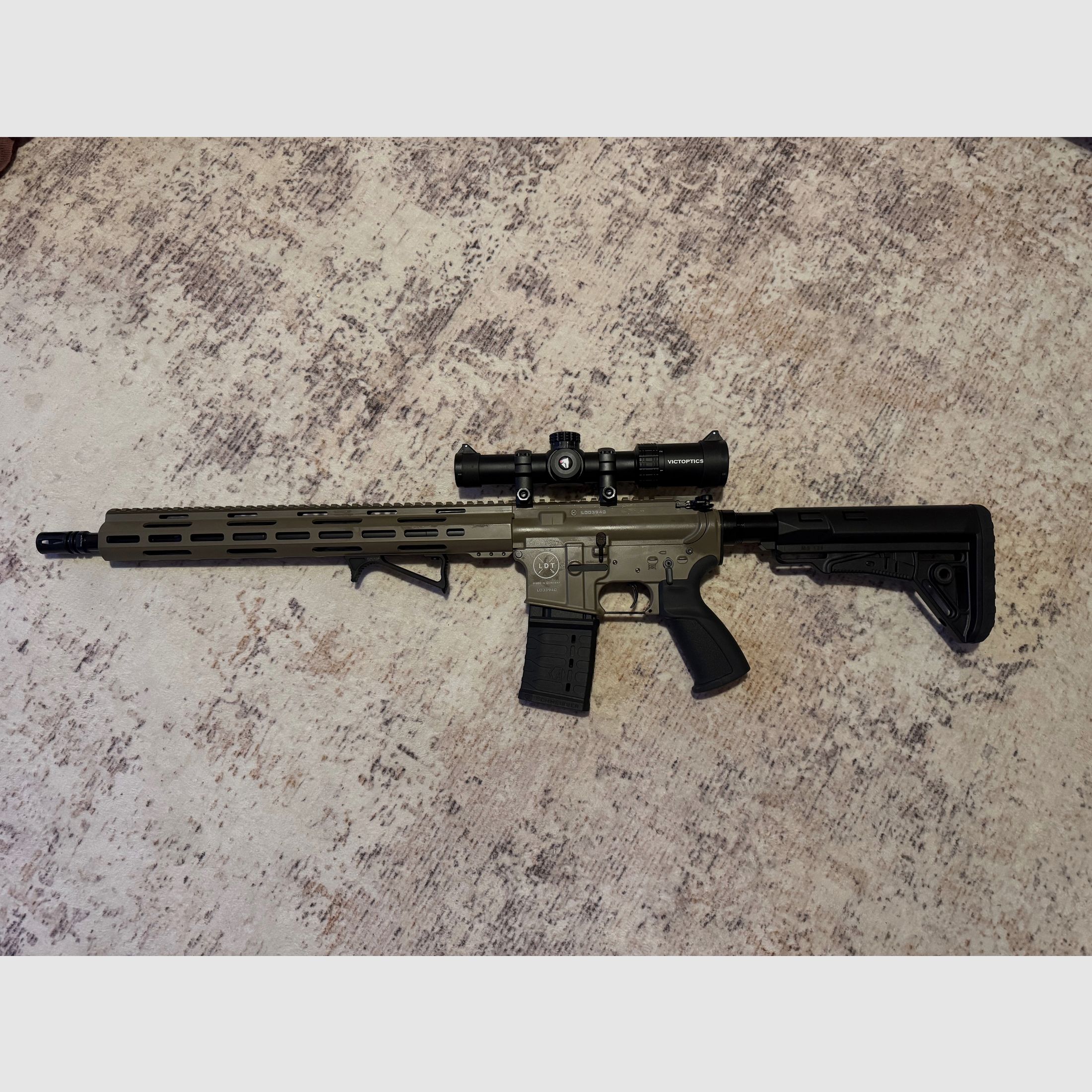     LDT AR-15 .223 Rem. FDE – come nuovo incluso Victor Optics ZF & impugnatura
