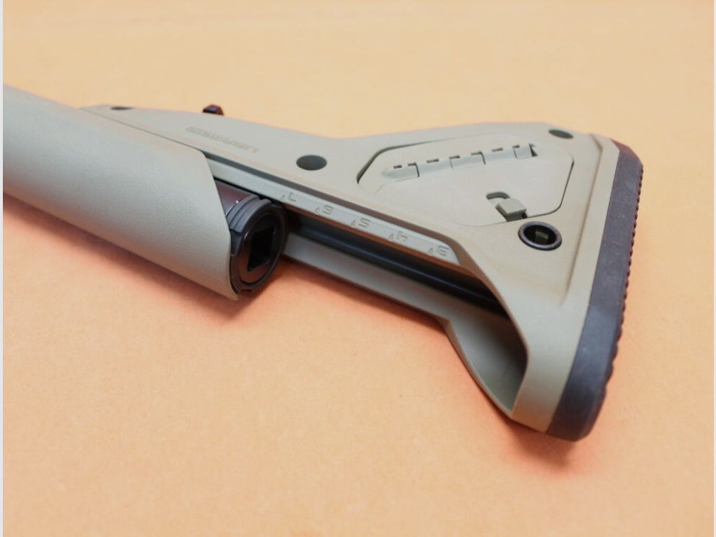 Magpul AR-15: Calciolo Magpul UBR 2.0 (MAG482-FDE) Calciolo per fucile d'assalto/utilità in polimero Flat Dark Earth, immagine 4 di 6