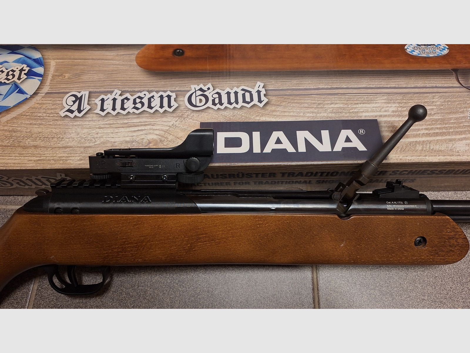 Diana Oktoberfestgewehr mit Reddot !
