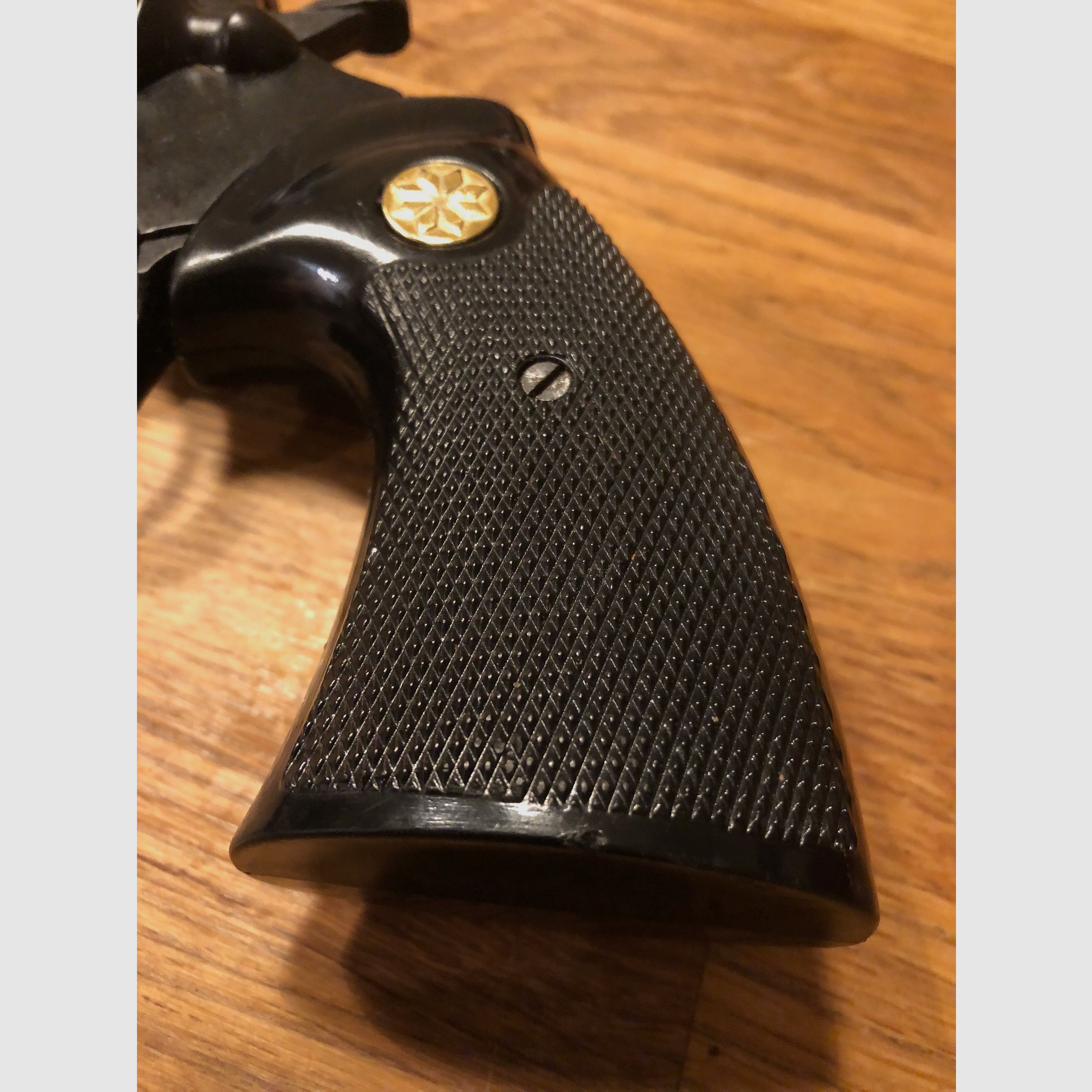 2 pistolas de fogueo Umarex Python en venta