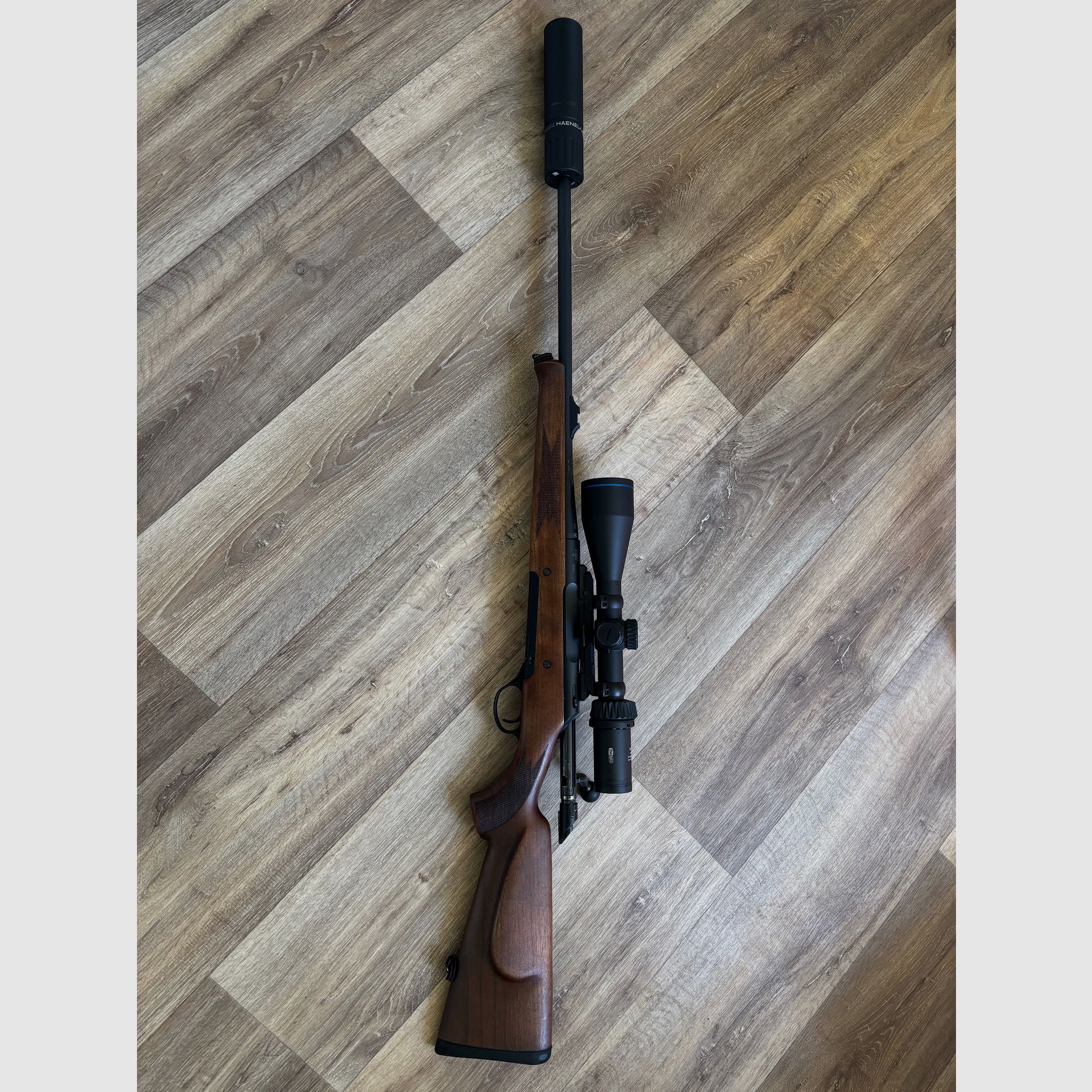 Haenel Jaeger 10 Komplettset inkl. Zielfernrohr und Schalldämpfer 