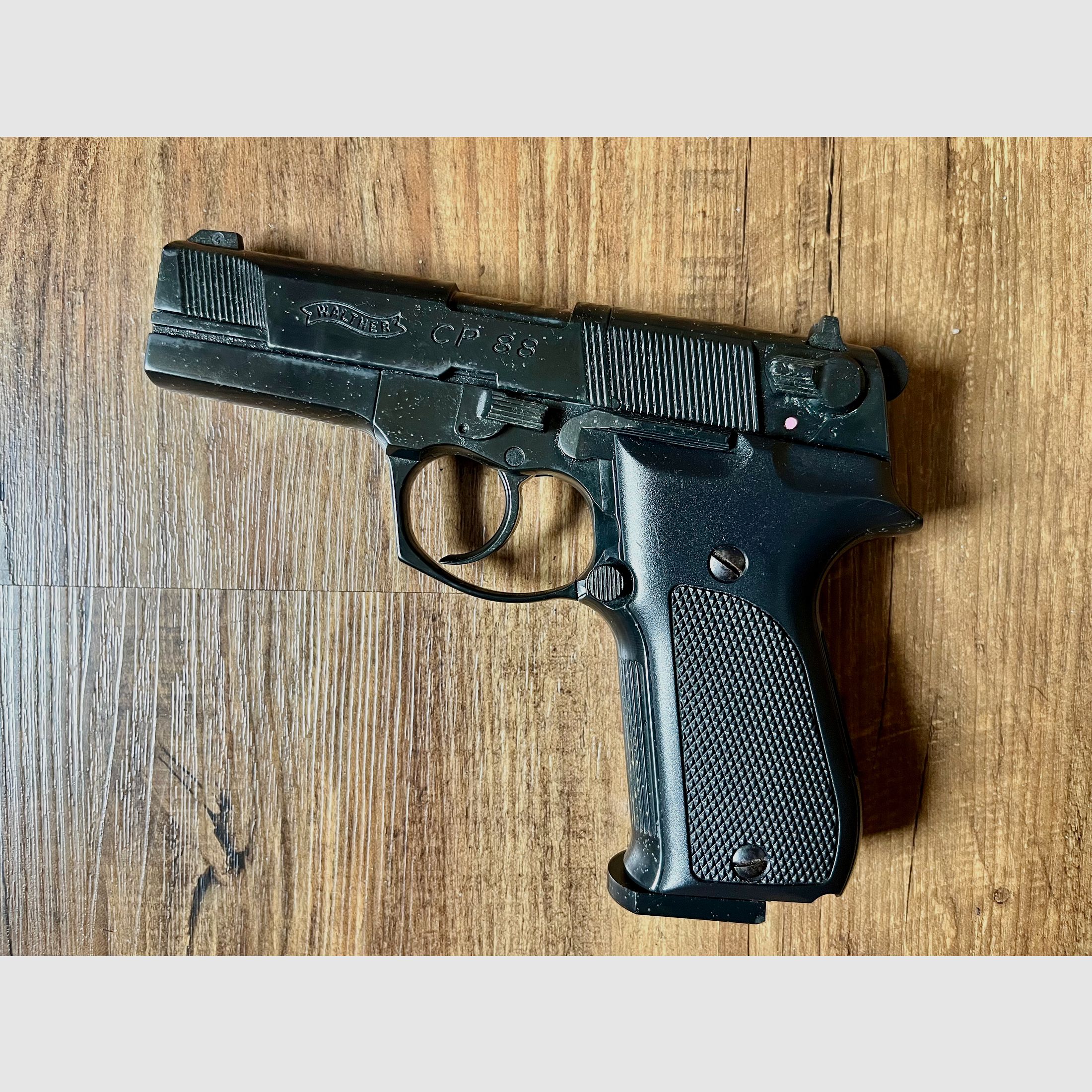 Walther CP88 gas pistol blank firing gun