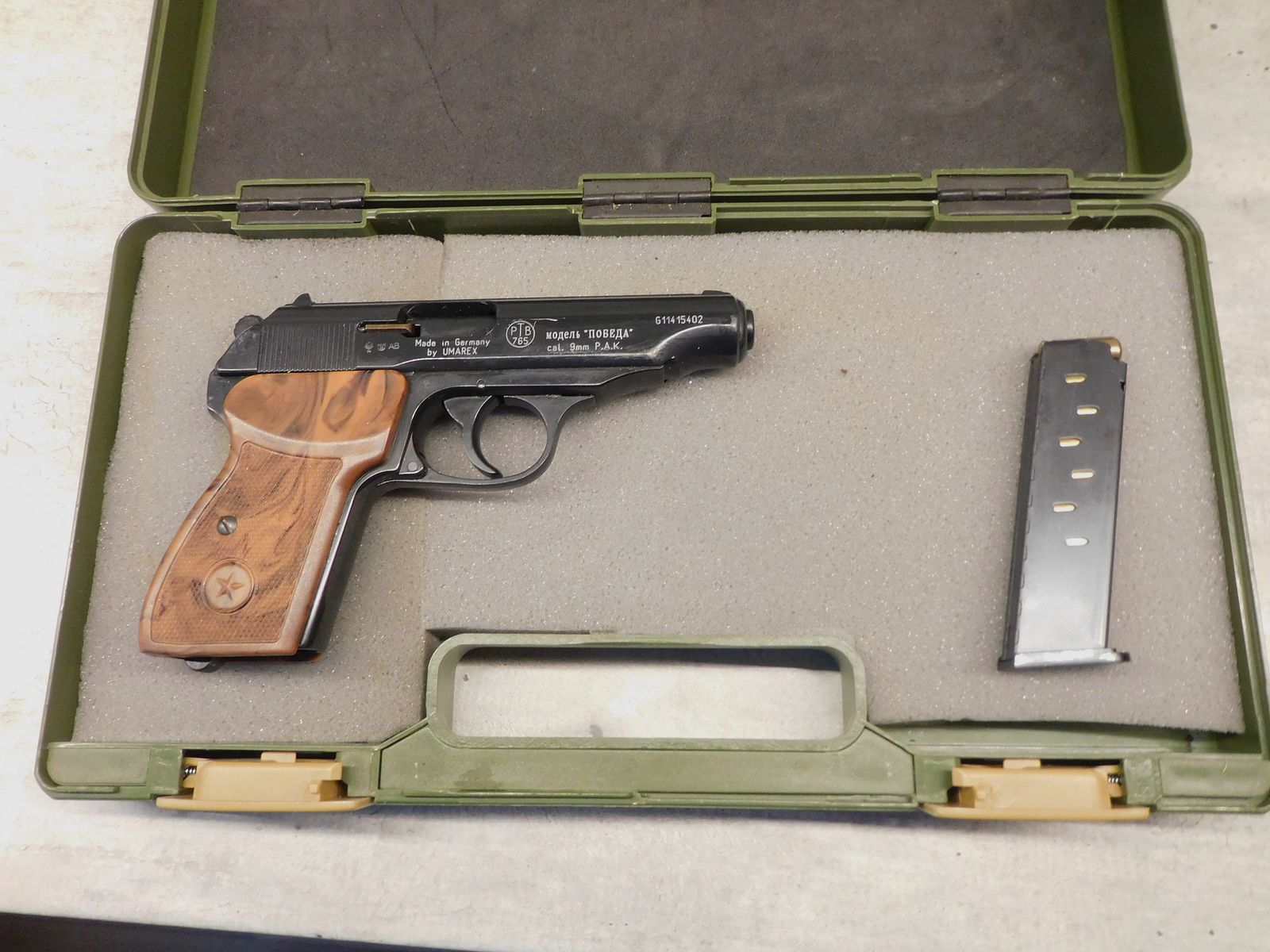 Makarov Sonderedition 50 Jahre Frieden Schreckschuss Pistole Kaliber 8 mm P.A.K. 