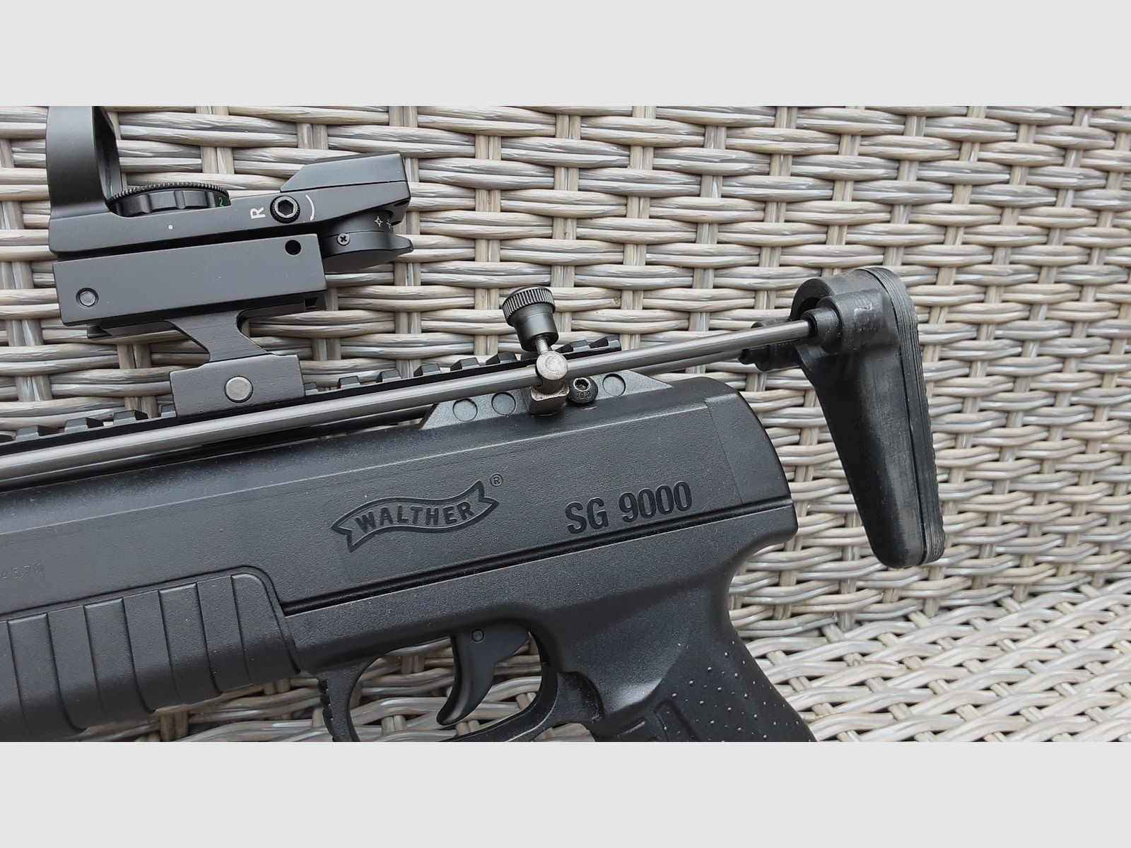 Unikat >>>>>Walther SG 9000 - 4,5 mm Stahl BB Co2  Umbau 